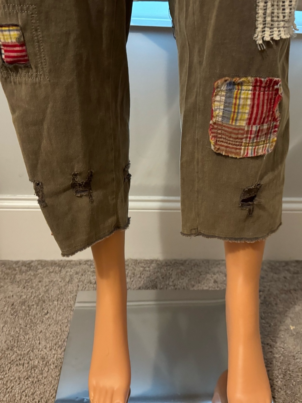 POL Olive Green Cropped Patchwork Pants - Picture 4 of 8